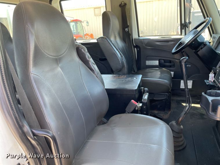 image for item MS9670 2010 International WorkStar 7300  crane truck