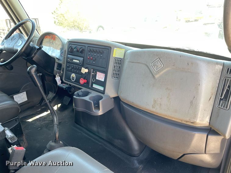 image for item MS9670 2010 International WorkStar 7300  crane truck