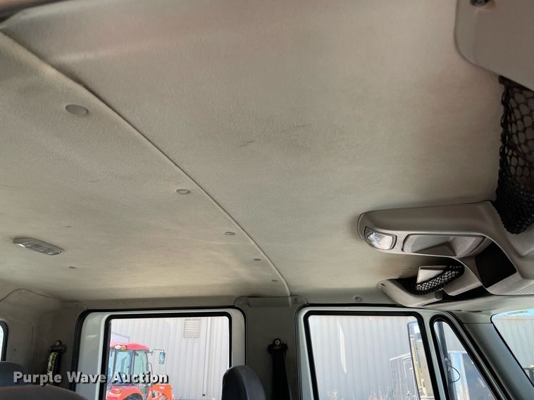 image for item MS9670 2010 International WorkStar 7300  crane truck