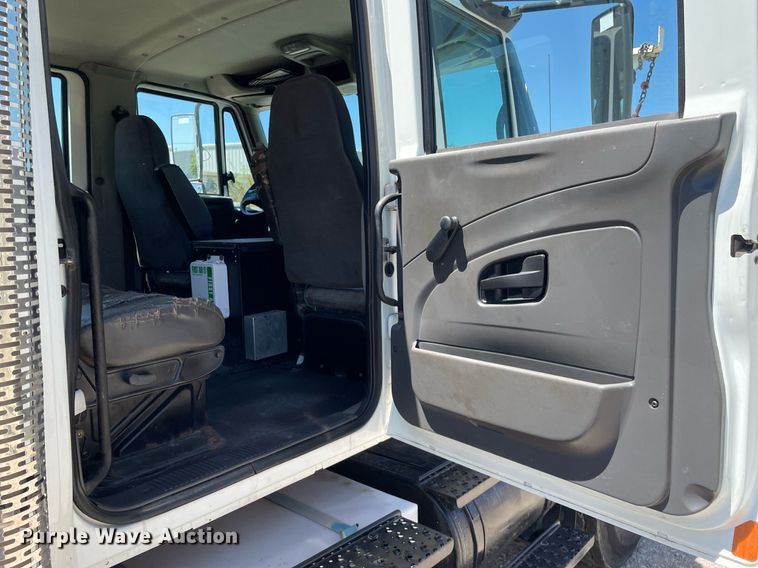 image for item MS9670 2010 International WorkStar 7300  crane truck