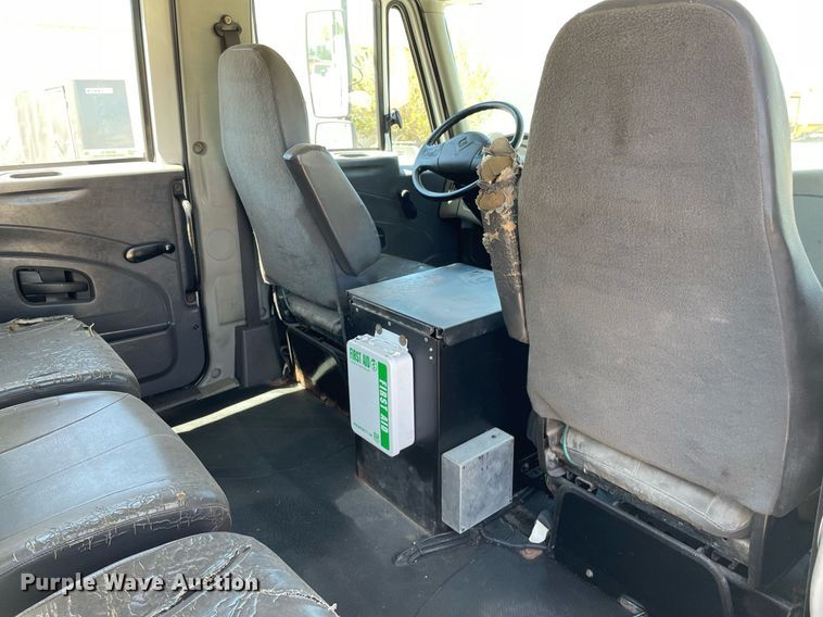 image for item MS9670 2010 International WorkStar 7300  crane truck