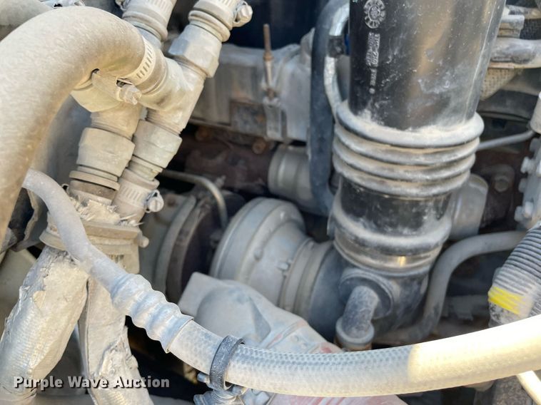 image for item MS9670 2010 International WorkStar 7300  crane truck