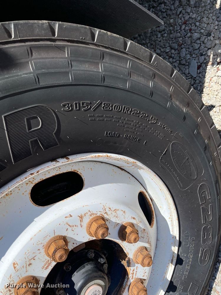 image for item MS9670 2010 International WorkStar 7300  crane truck