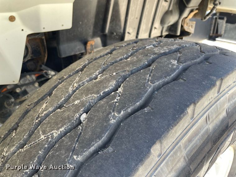 image for item MS9670 2010 International WorkStar 7300  crane truck