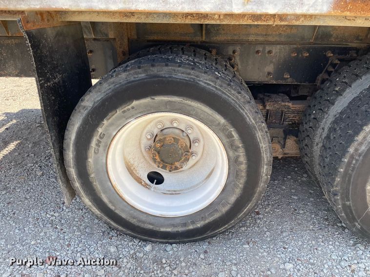 image for item MS9670 2010 International WorkStar 7300  crane truck