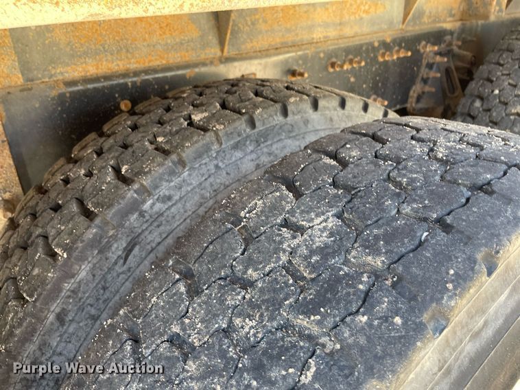 image for item MS9670 2010 International WorkStar 7300  crane truck