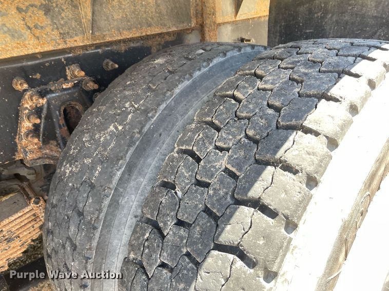 image for item MS9670 2010 International WorkStar 7300  crane truck