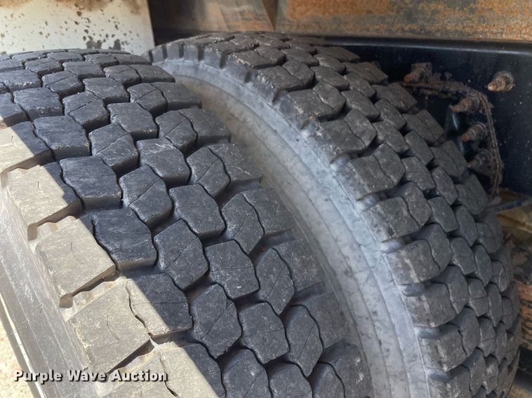 image for item MS9670 2010 International WorkStar 7300  crane truck