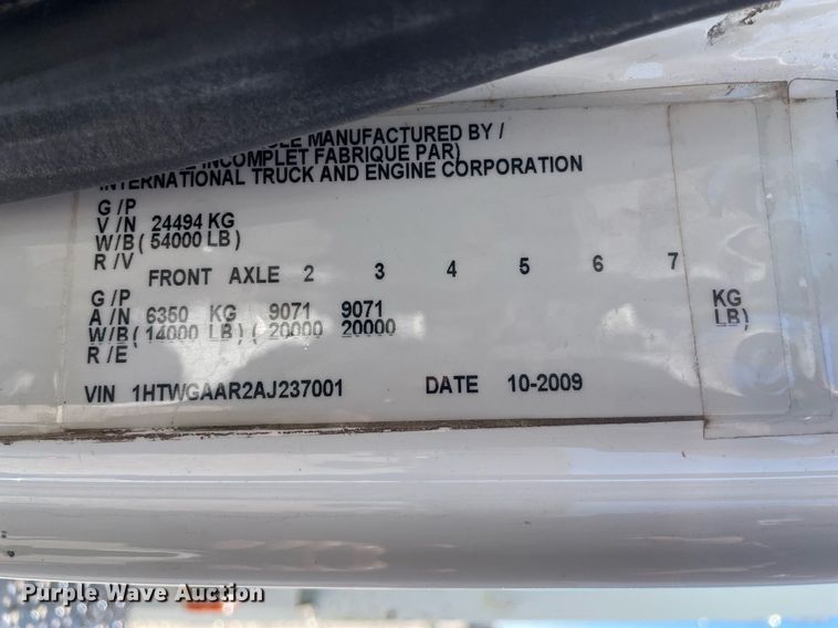 image for item MS9670 2010 International WorkStar 7300  crane truck