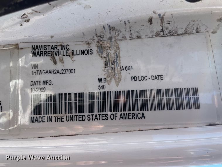 image for item MS9670 2010 International WorkStar 7300  crane truck