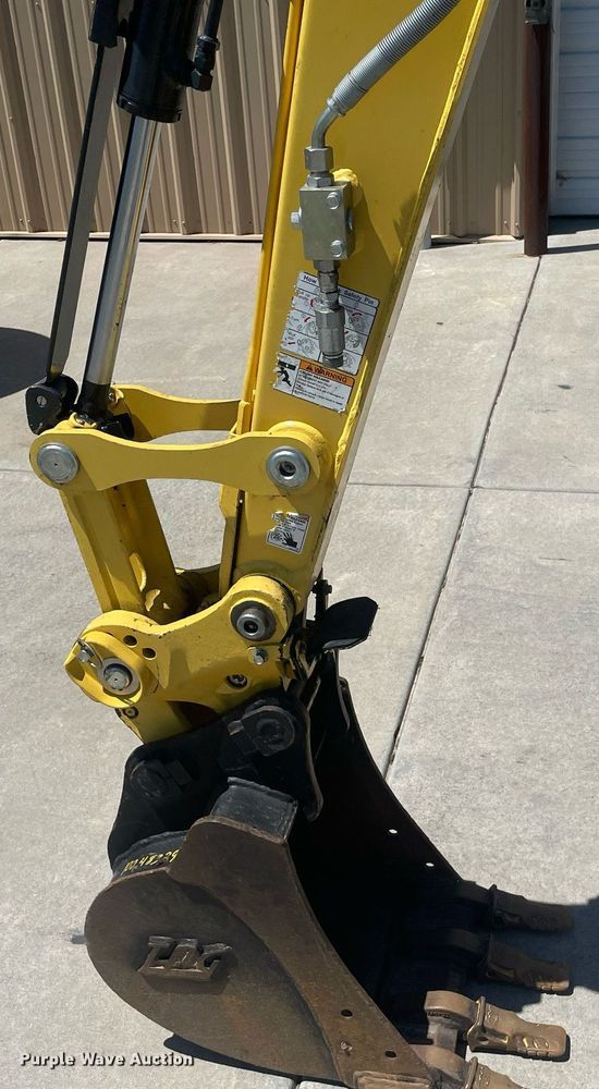 image for item MS9701 Yanmar VIO25-6A  mini excavator