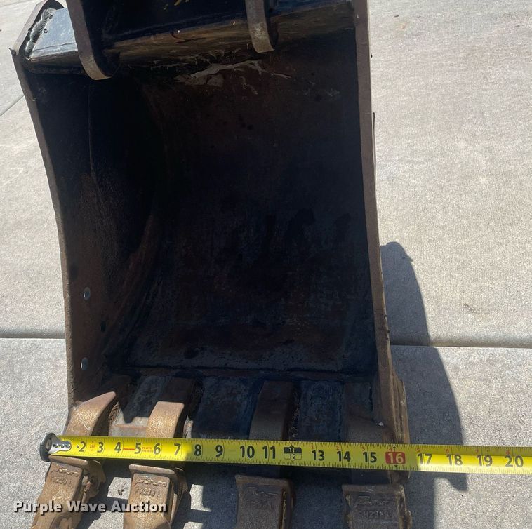 image for item MS9701 Yanmar VIO25-6A  mini excavator