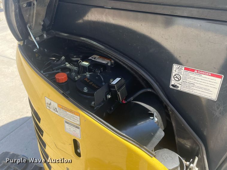 image for item MS9701 Yanmar VIO25-6A  mini excavator