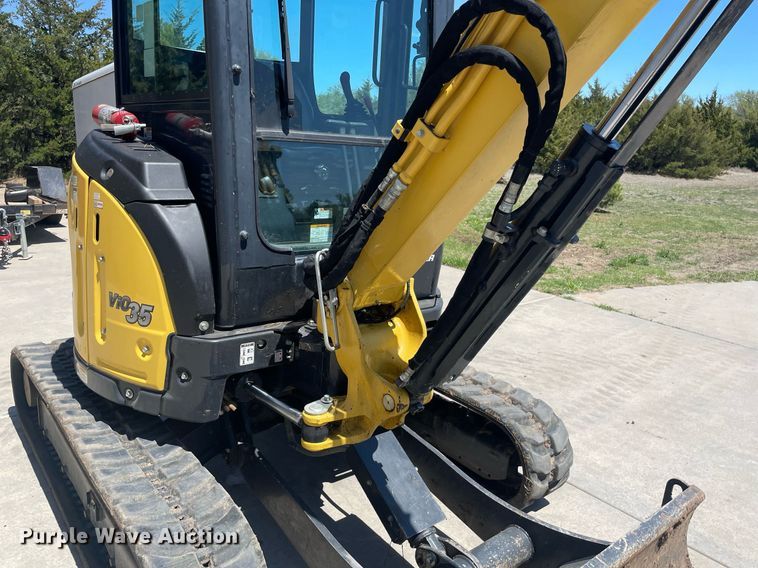 image for item MS9702 Yanmar VIO35-6A  mini excavator