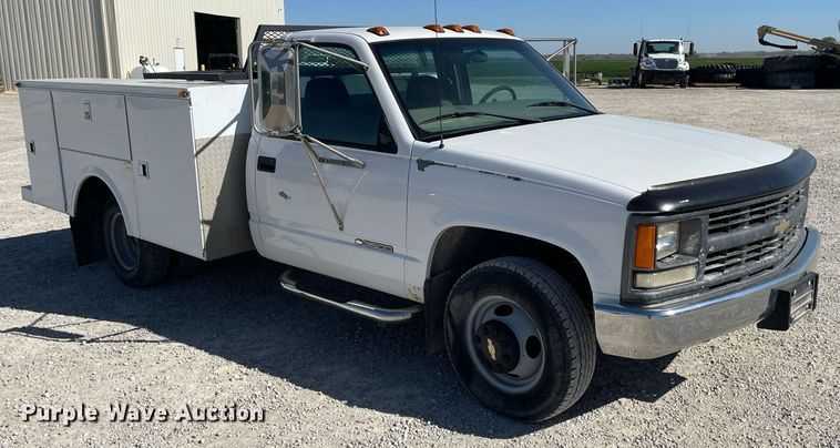 image for item MS9748 2000 Chevrolet C3500  utility bed pickup truck