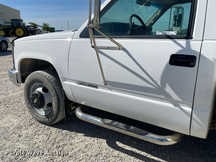 image for item MS9748 2000 Chevrolet C3500  utility bed pickup truck