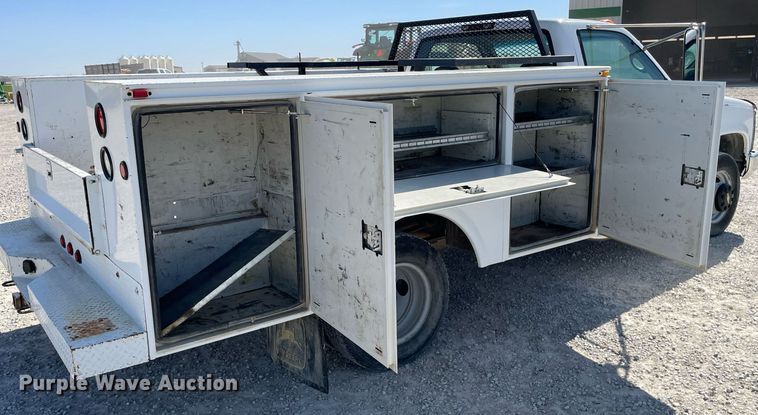 image for item MS9748 2000 Chevrolet C3500  utility bed pickup truck