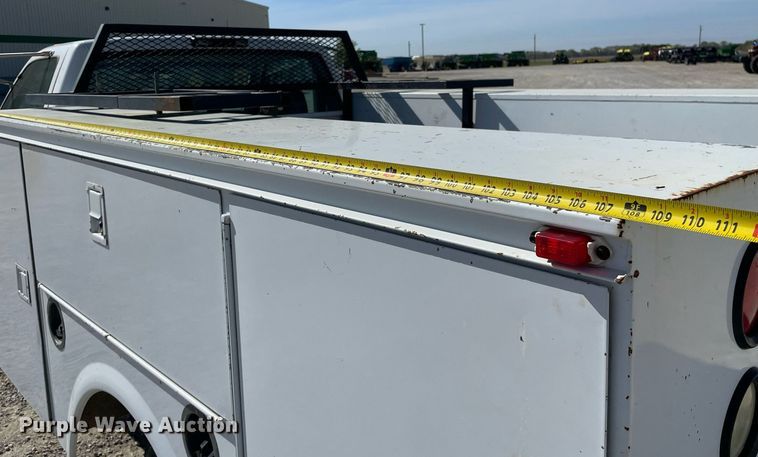 image for item MS9748 2000 Chevrolet C3500  utility bed pickup truck