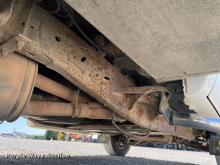 image for item MS9748 2000 Chevrolet C3500  utility bed pickup truck