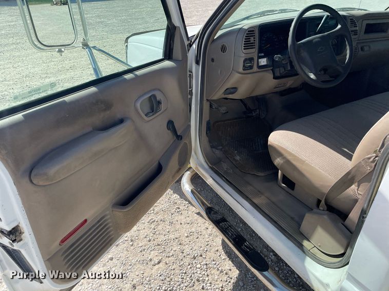 image for item MS9748 2000 Chevrolet C3500  utility bed pickup truck