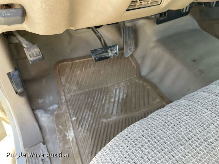 image for item MS9748 2000 Chevrolet C3500  utility bed pickup truck