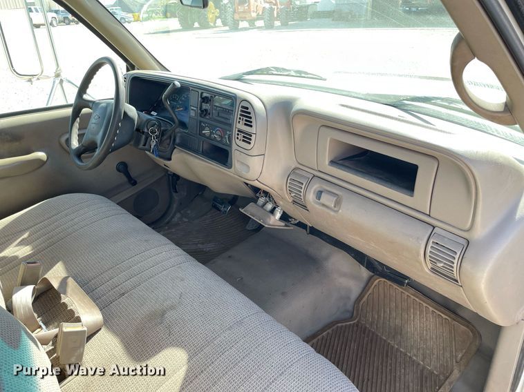 image for item MS9748 2000 Chevrolet C3500  utility bed pickup truck