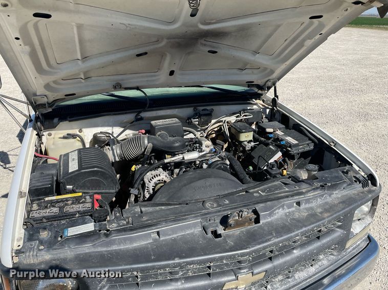 image for item MS9748 2000 Chevrolet C3500  utility bed pickup truck