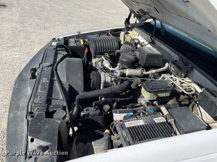 image for item MS9748 2000 Chevrolet C3500  utility bed pickup truck