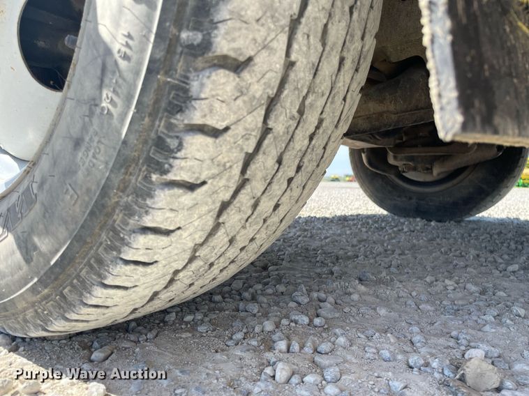 image for item MS9748 2000 Chevrolet C3500  utility bed pickup truck