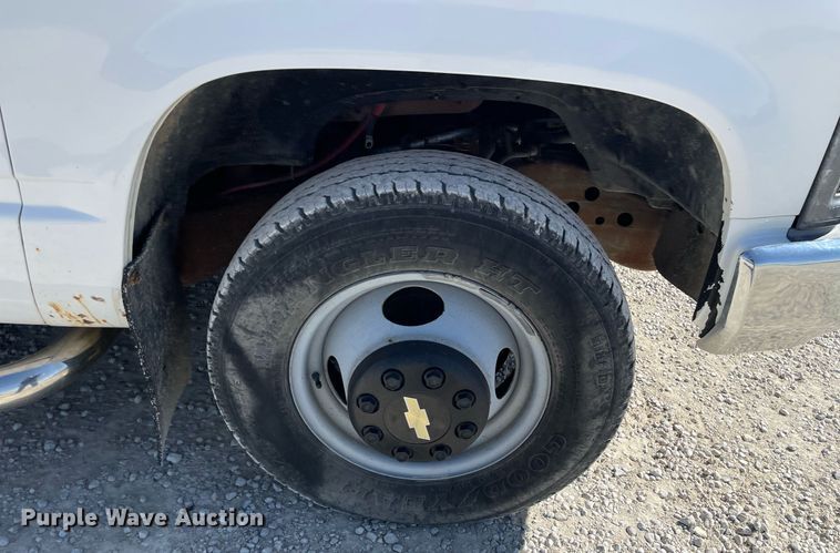 image for item MS9748 2000 Chevrolet C3500  utility bed pickup truck