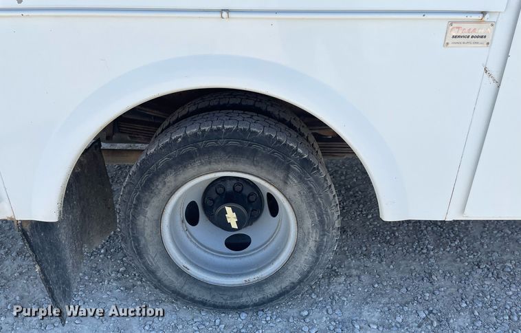 image for item MS9748 2000 Chevrolet C3500  utility bed pickup truck