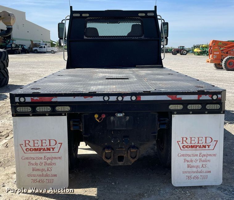 image for item MS9750 2007 International 4300  flatbed truck