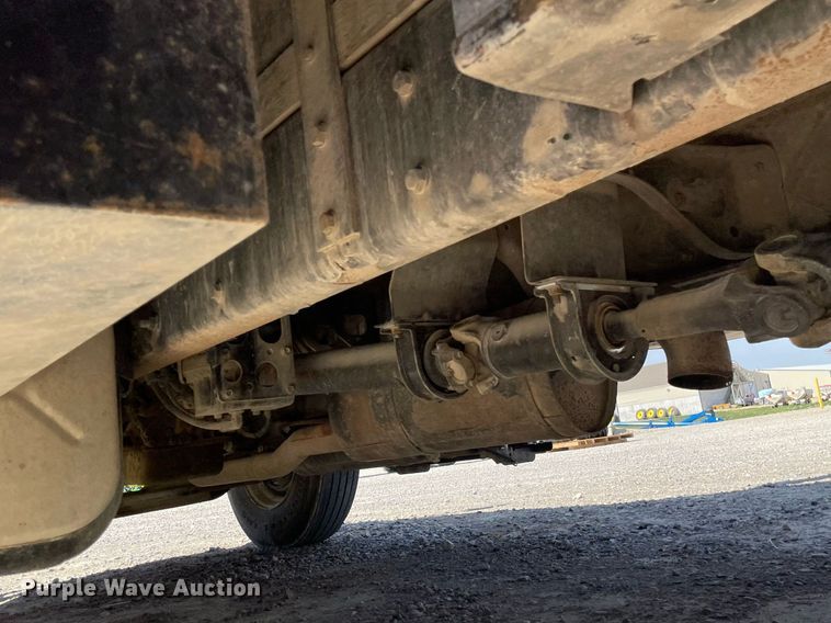 image for item MS9750 2007 International 4300  flatbed truck