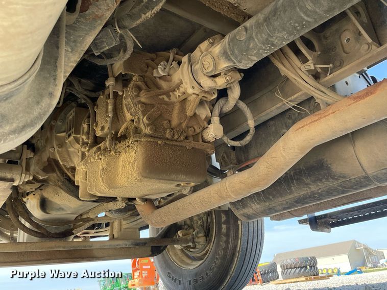 image for item MS9750 2007 International 4300  flatbed truck