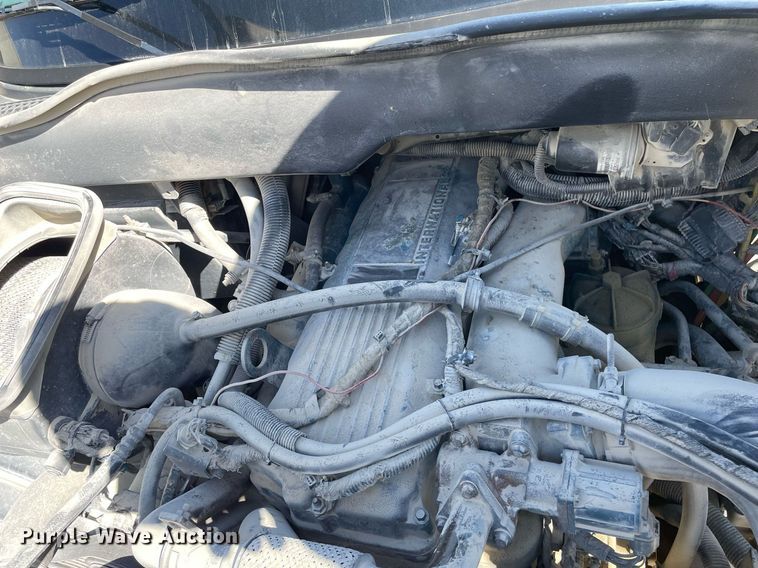 image for item MS9750 2007 International 4300  flatbed truck