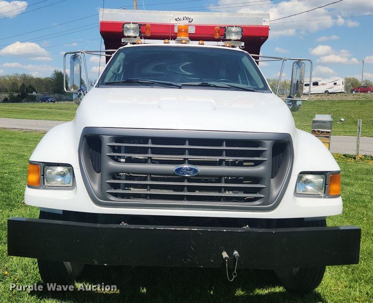 image for item MW9696 2001 Ford F650 Super Duty XL  dump truck