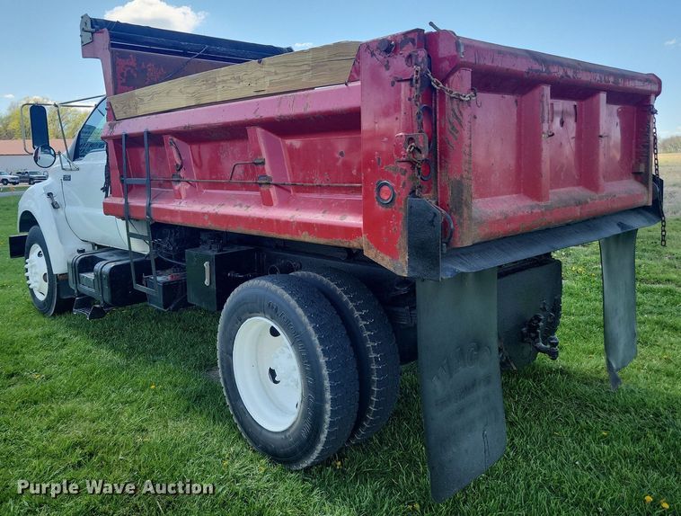 image for item MW9696 2001 Ford F650 Super Duty XL  dump truck