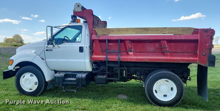 image for item MW9696 2001 Ford F650 Super Duty XL  dump truck