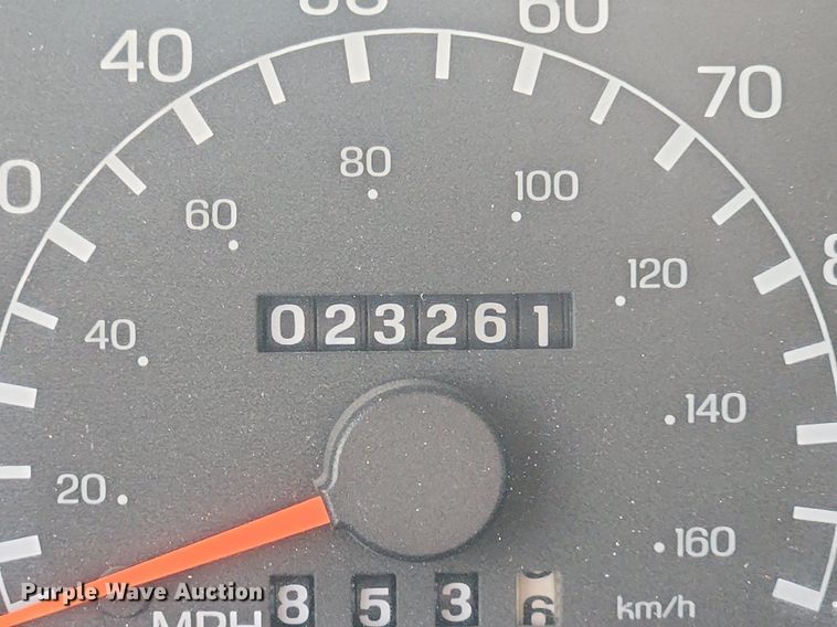 image for item MW9696 2001 Ford F650 Super Duty XL  dump truck