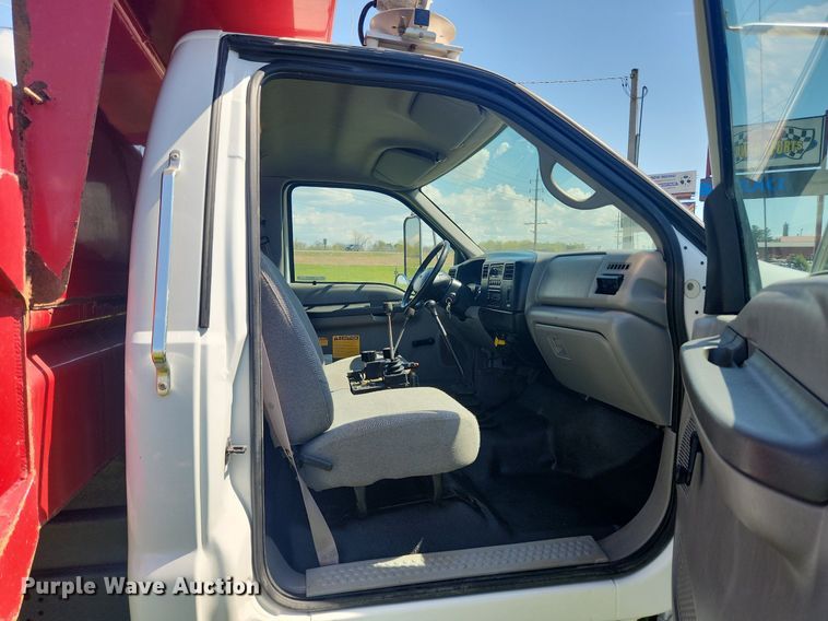 image for item MW9696 2001 Ford F650 Super Duty XL  dump truck