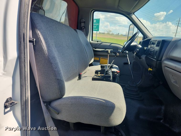 image for item MW9696 2001 Ford F650 Super Duty XL  dump truck