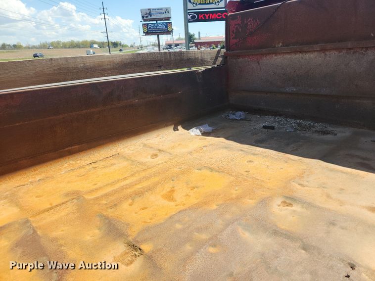 image for item MW9696 2001 Ford F650 Super Duty XL  dump truck