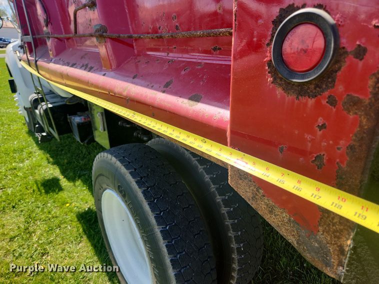 image for item MW9696 2001 Ford F650 Super Duty XL  dump truck