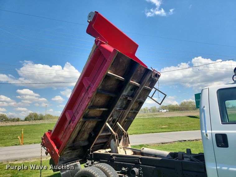 image for item MW9696 2001 Ford F650 Super Duty XL  dump truck