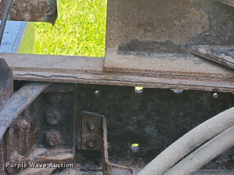 image for item MW9696 2001 Ford F650 Super Duty XL  dump truck