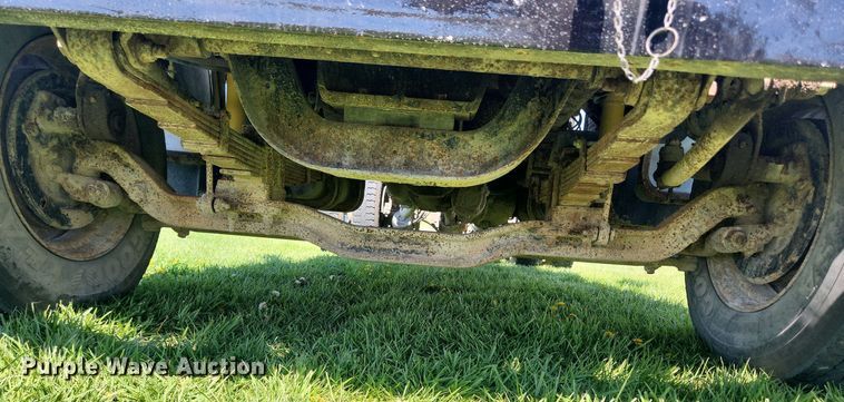 image for item MW9696 2001 Ford F650 Super Duty XL  dump truck