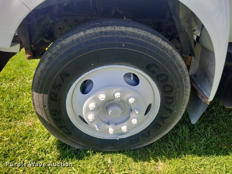 image for item MW9696 2001 Ford F650 Super Duty XL  dump truck