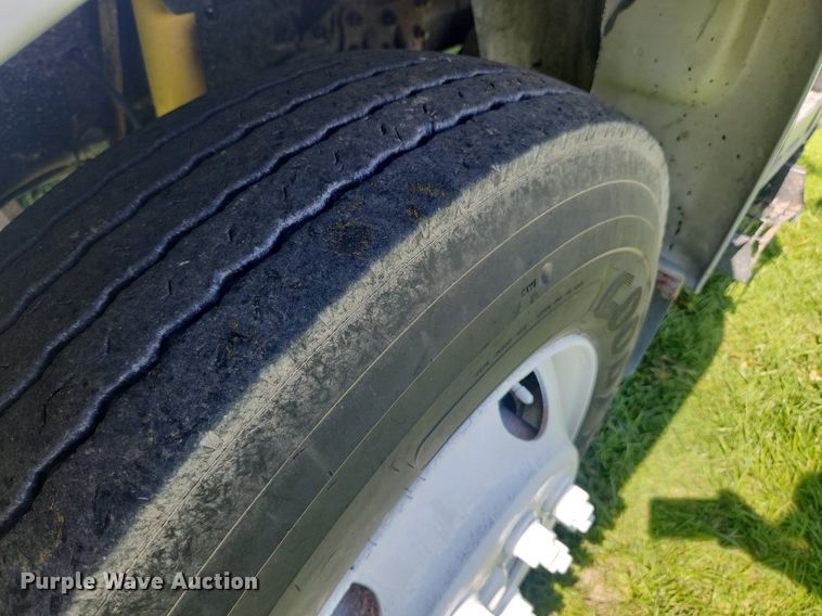 image for item MW9696 2001 Ford F650 Super Duty XL  dump truck