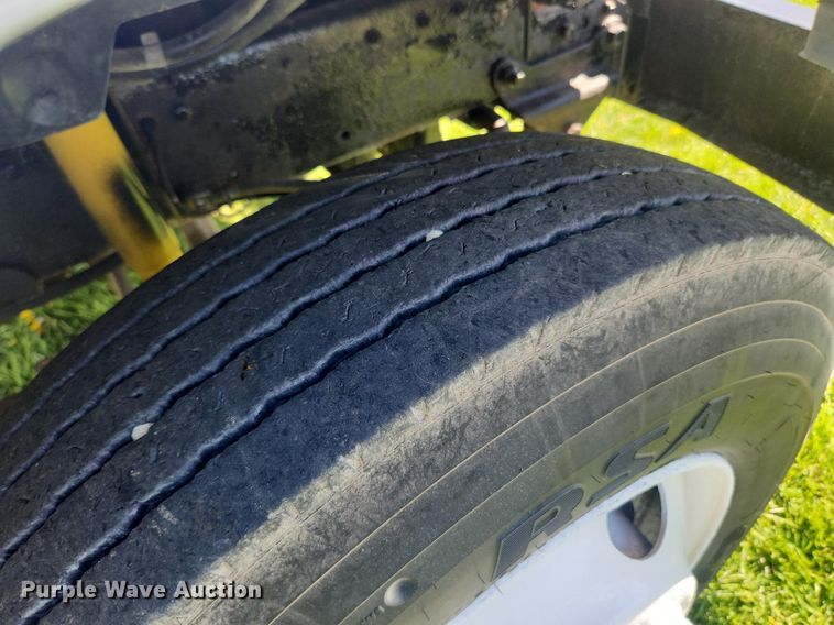 image for item MW9696 2001 Ford F650 Super Duty XL  dump truck