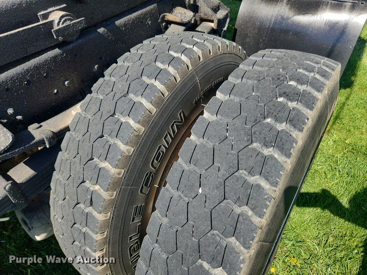 image for item MW9696 2001 Ford F650 Super Duty XL  dump truck